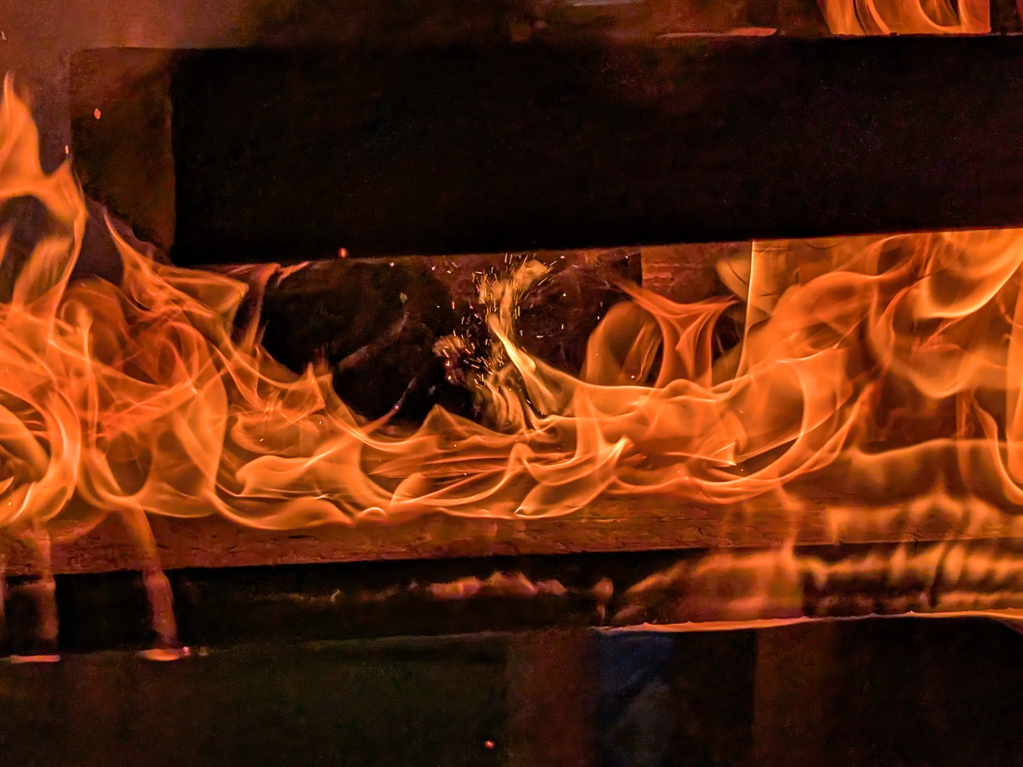 Hiil-puun polttoprosessi – hiiltäminen yli 1000 asteessa