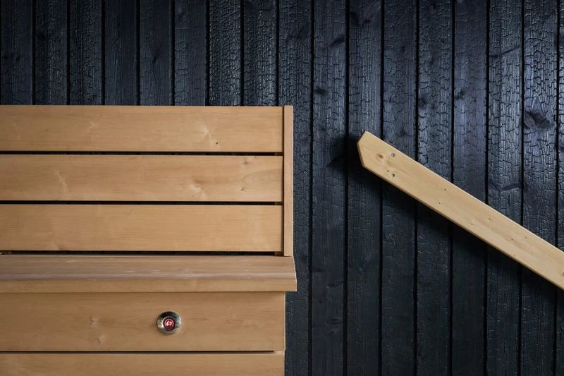 Aufguss saunan hiilletty panelointi