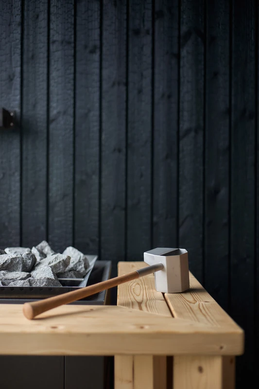 Aufguss saunan hiilletty panelointi