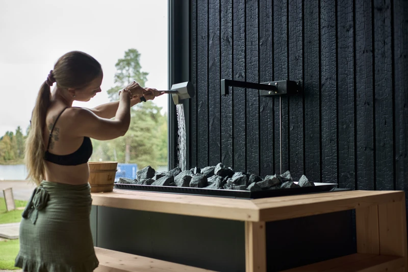 Aufguss saunan hiilletty panelointi