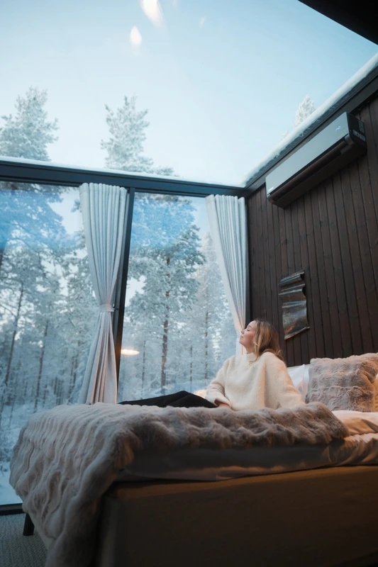 Halo Igloos Resort – Revontulia ja hiillettyä puuta