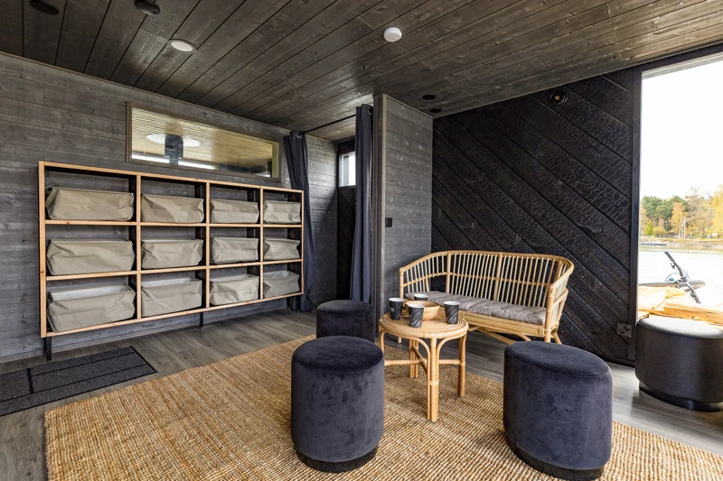 Saunalautta Hiisi – Hiilletyt seinät sisällä ja ulkona