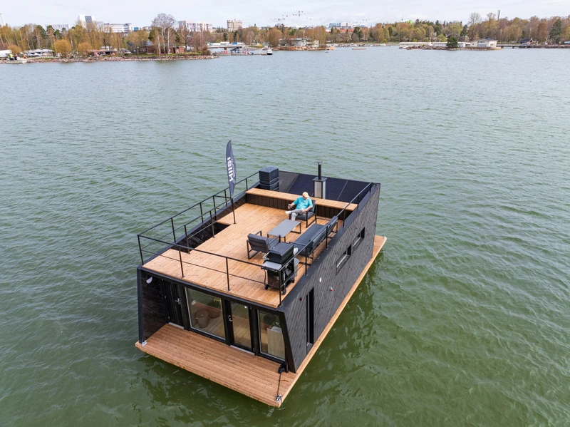 Saunalautta Hiisi – Hiilletyt seinät sisällä ja ulkona