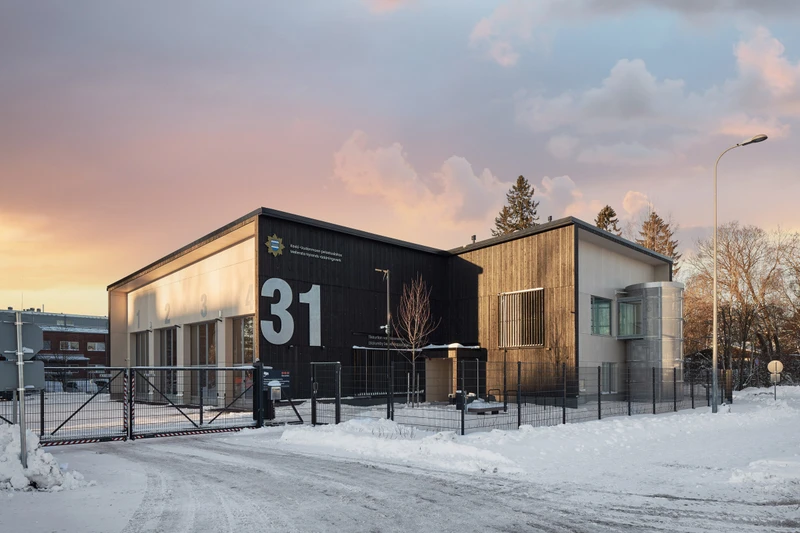 Tikkurilan valmiusaseman hiilletty ulkoverhoilu