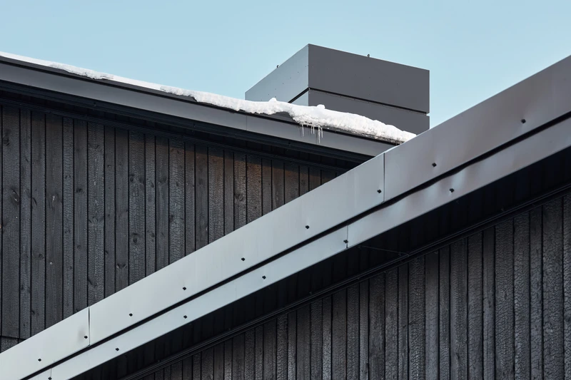 Tikkurilan valmiusaseman hiilletty ulkoverhoilu