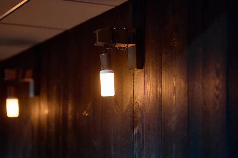 TRIB3 Helsinki Sture, hiilletty puu tunnelman rakentajana