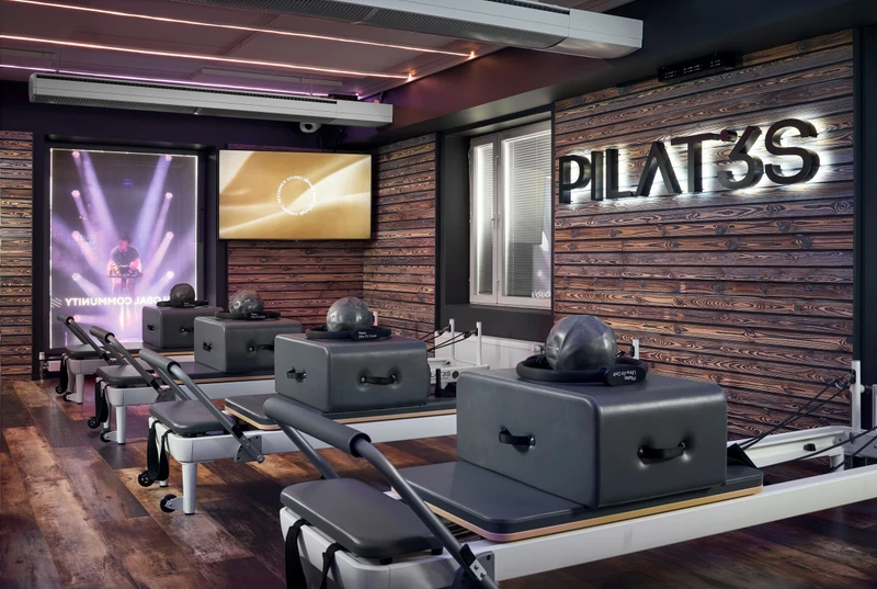 TRIB3 Helsinki Sture, hiilletty puu tunnelman rakentajana