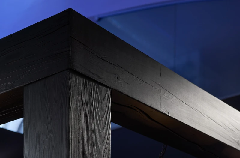 TRIB3 Helsinki Sture, hiilletty puu tunnelman rakentajana