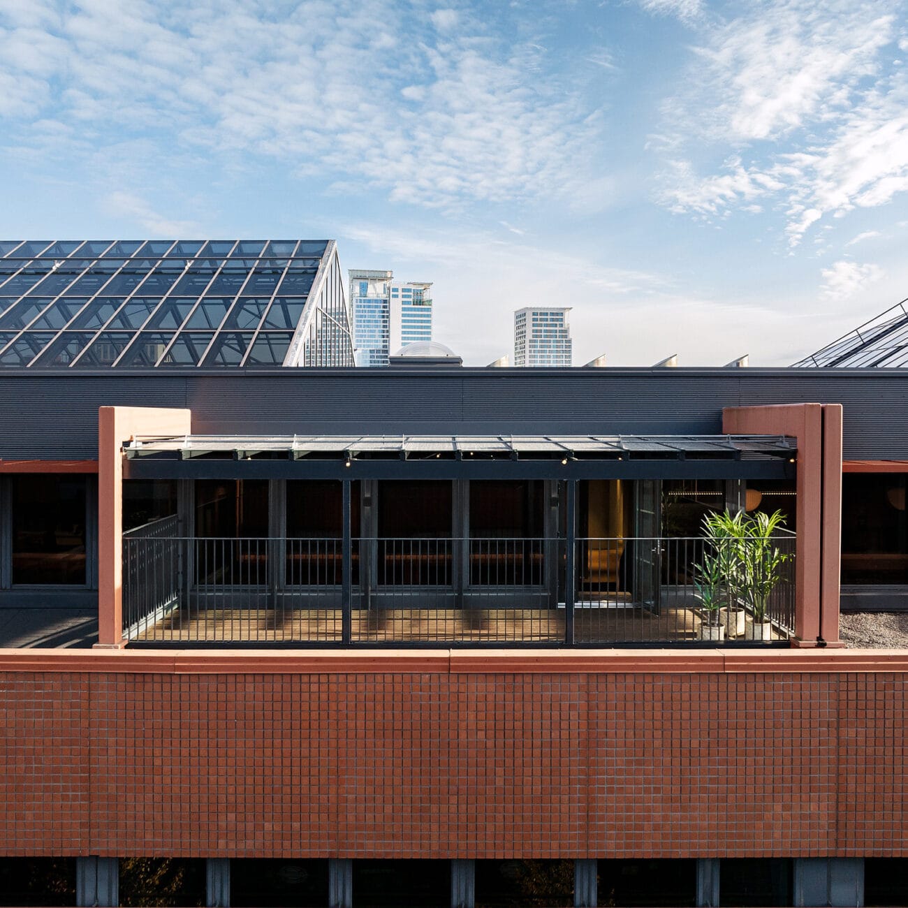 Kaarna - Hiil - Hiilletty terassilauta - Charred decking patio board - Shou sugi ban