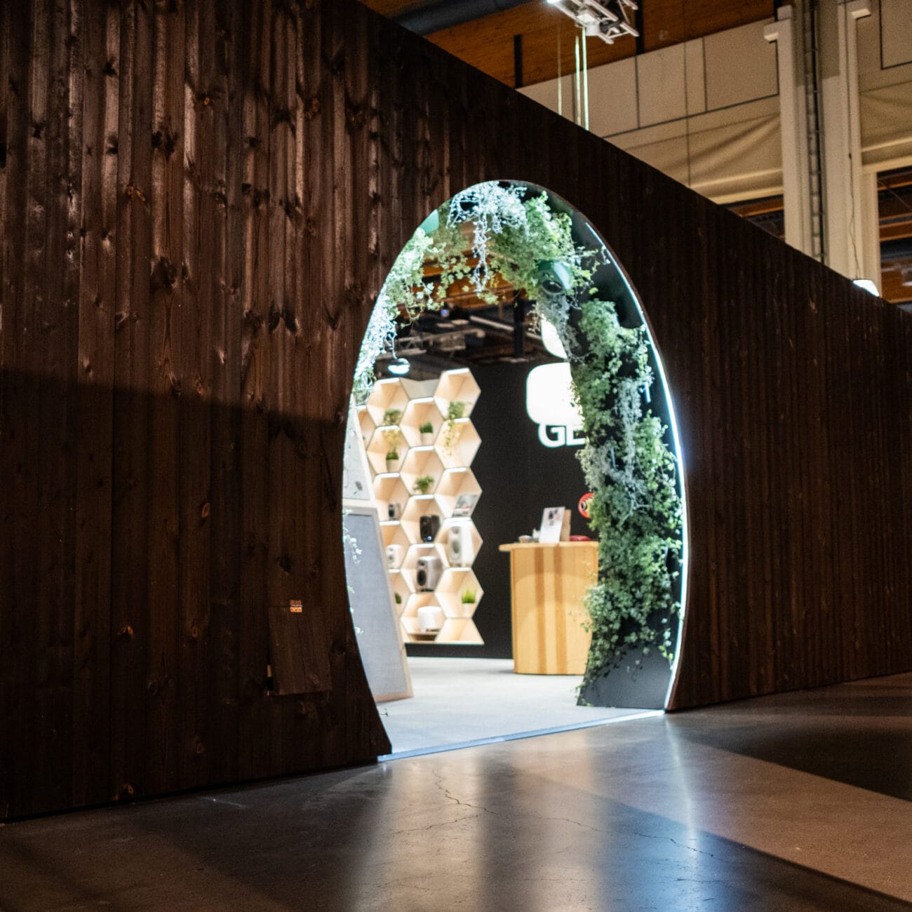 Savu - Hiil - Hiilletty puu - Charred wood - Shou sugi ban - sisäverhoilu - panelling