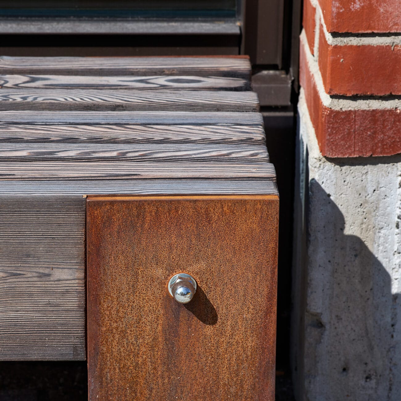 Hiil - Kelo - Hiilletty puu - Charred wood - Shou sugi ban - ulkokalusteet - out door furniture