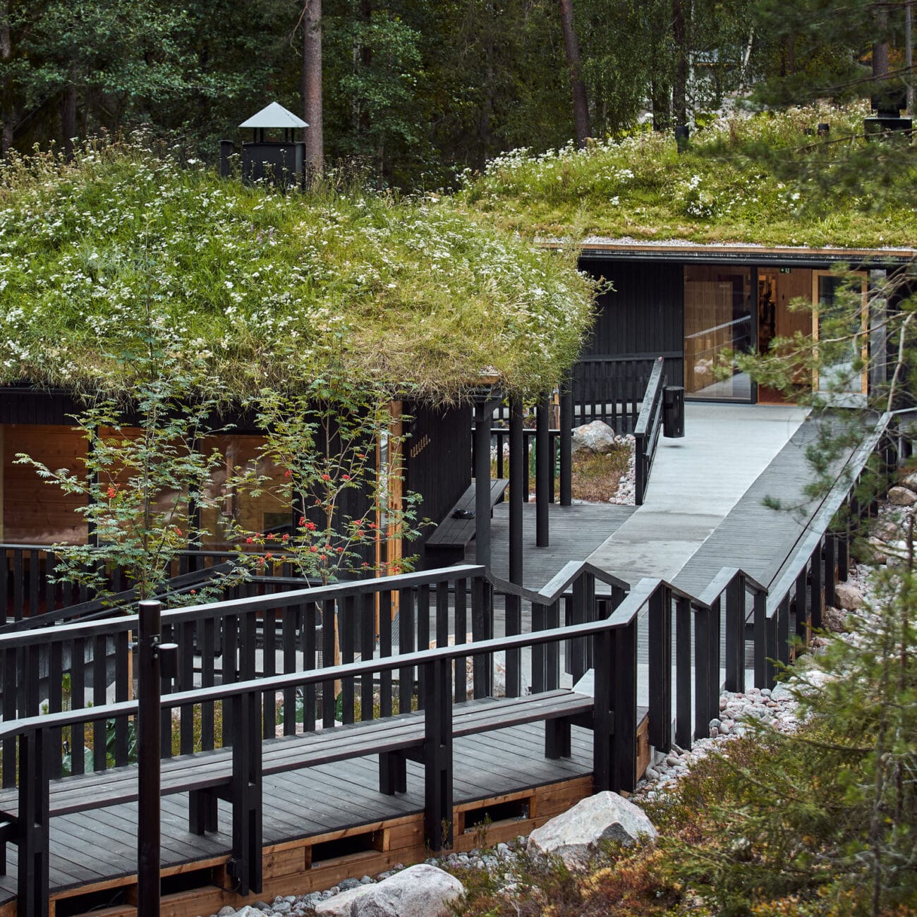Hiil - Noki - Terassimateriaalit - Terrace and patio materials - Charred wood - shou sugi ban wood