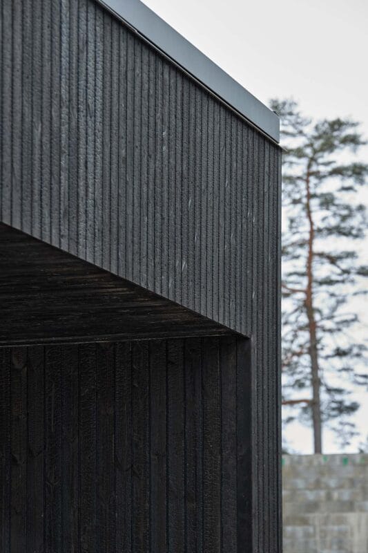 Hiil Hiilletty omakotitalon ulkoverhous charred house cladding shou sugi ban