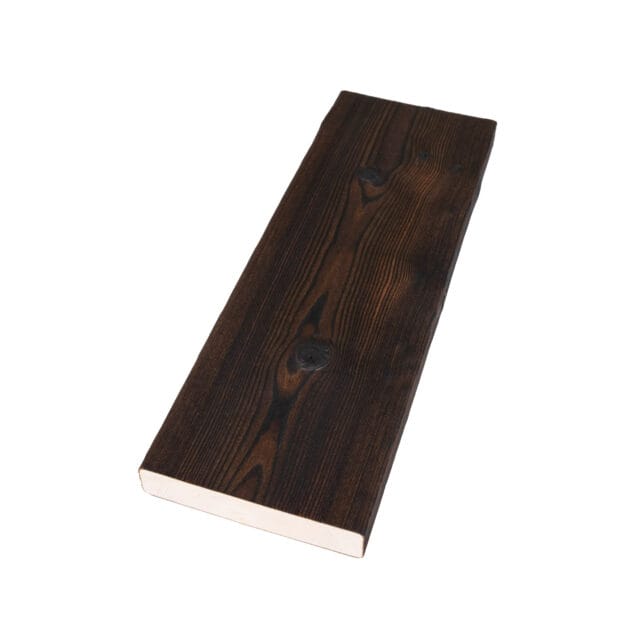 Kaarna - Hiilletty ja harjattu puupinta - Charred and brushed wood surface